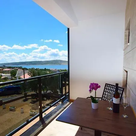 Filomena In Starigrad-paklenica, Modern And Comfortable *