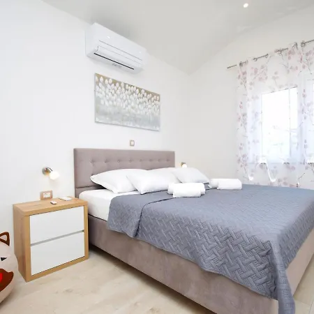 Filomena In Starigrad-paklenica, Modern And Comfortable Apartmán