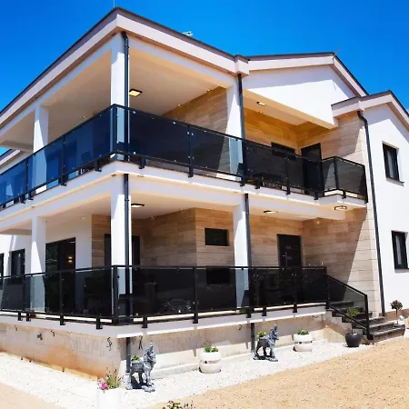Apartmán Filomena In Starigrad-paklenica, Modern And Comfortable