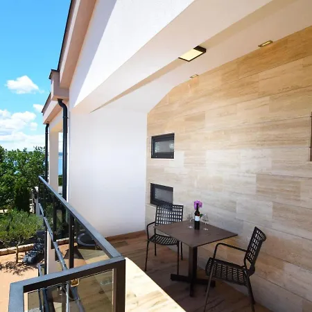 Filomena In Starigrad-paklenica, Modern And Comfortable Apartmán