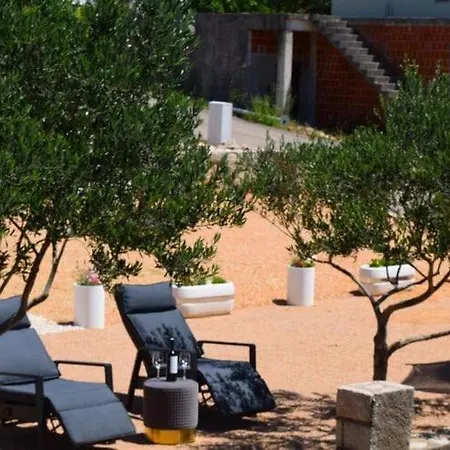 Apartmán Filomena In Starigrad-paklenica, Modern And Comfortable Seline