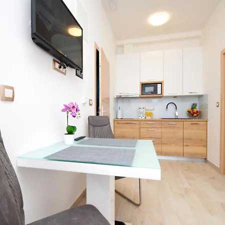 Filomena In Starigrad-paklenica, Modern And Comfortable Apartmán Seline
